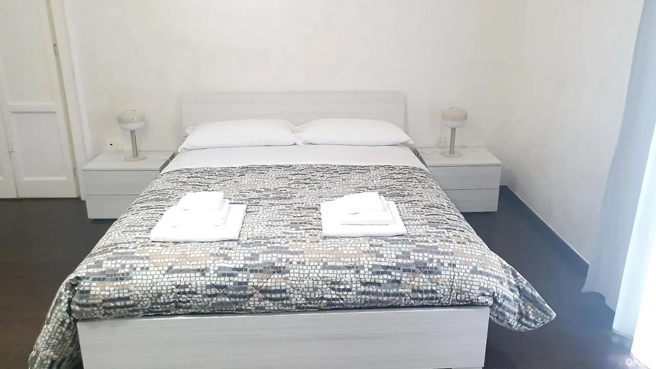 Star House - Bari Centro contacts